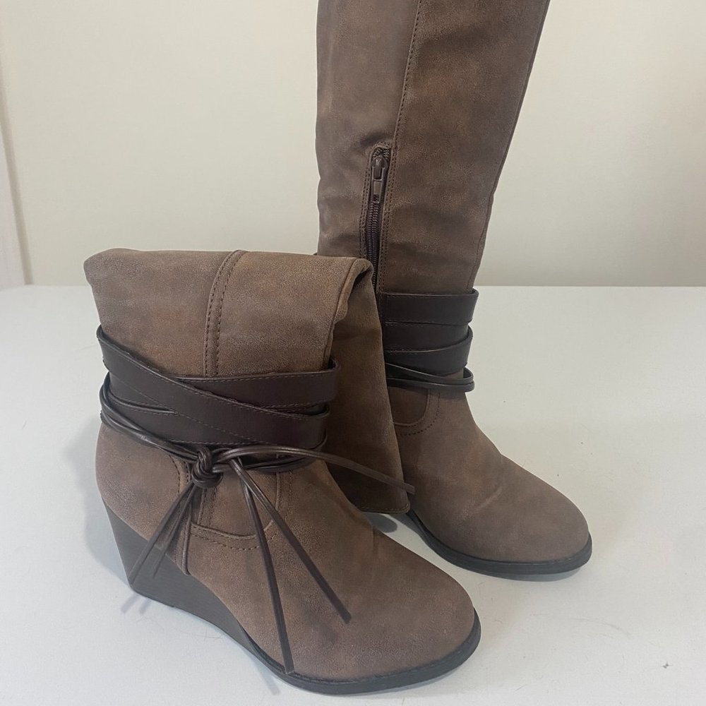 MAURICES Savanah wedge boot with strap  Size 8